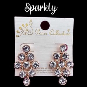 🎄2/$15🎁3/$20 Paris Collection Gold Toned Crystal Chandelier Earrings. NEW